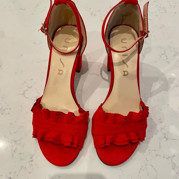 UNISA Red Chunky Heel- 6.5 - Picture 3 of 3